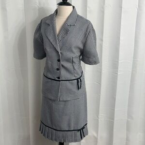 Sweet Suit Women's Vintage Houndstooth Pleated Skirt and Blazer Set